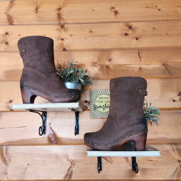 UGG Lynnea Fold Burnished Leather Shearling Sheepskin‎ Wood Heel Clog Boots Sz 7 - Picture 1 of 16